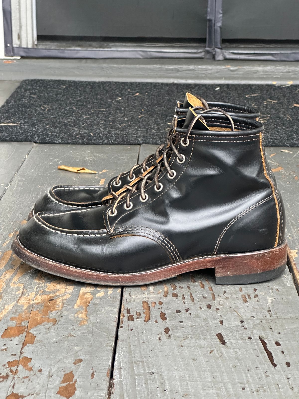 Photo by bankrobber on February 2, 2025 of the Red Wing 9874 in S.B. Foot Black Klondike.