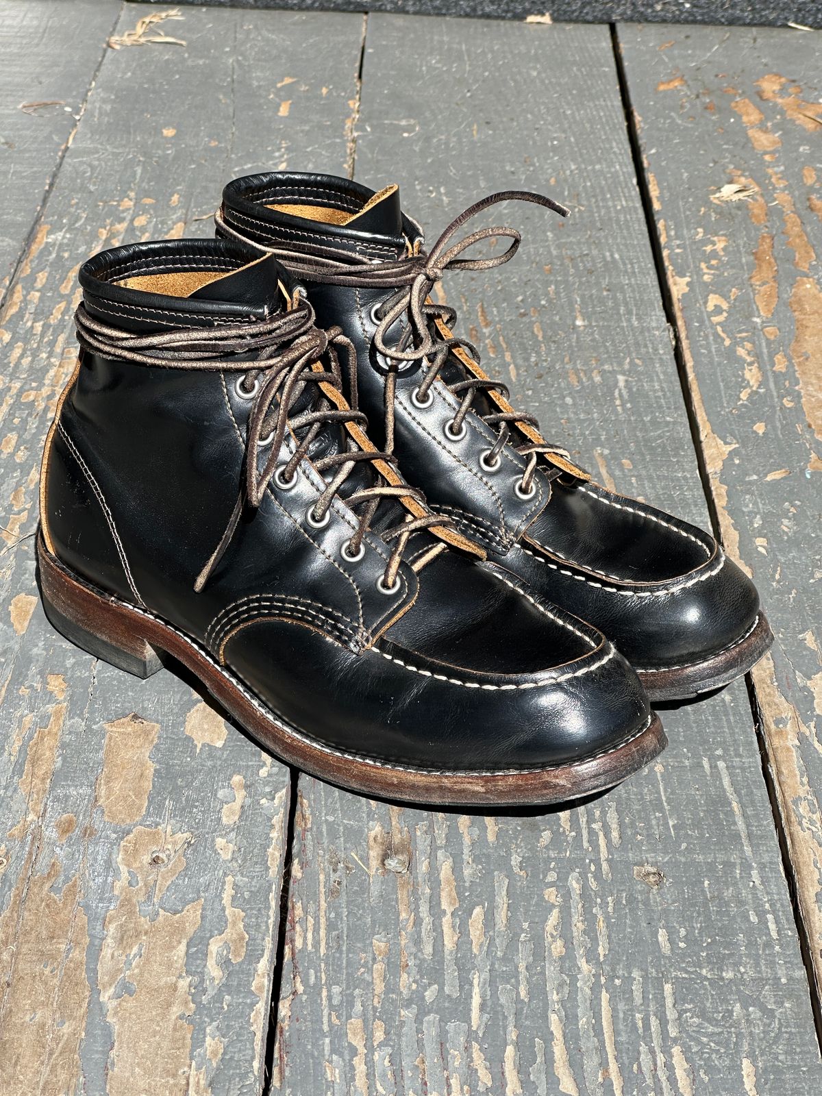 Photo by bankrobber on March 2, 2025 of the Red Wing 9874 in S.B. Foot Black Klondike.