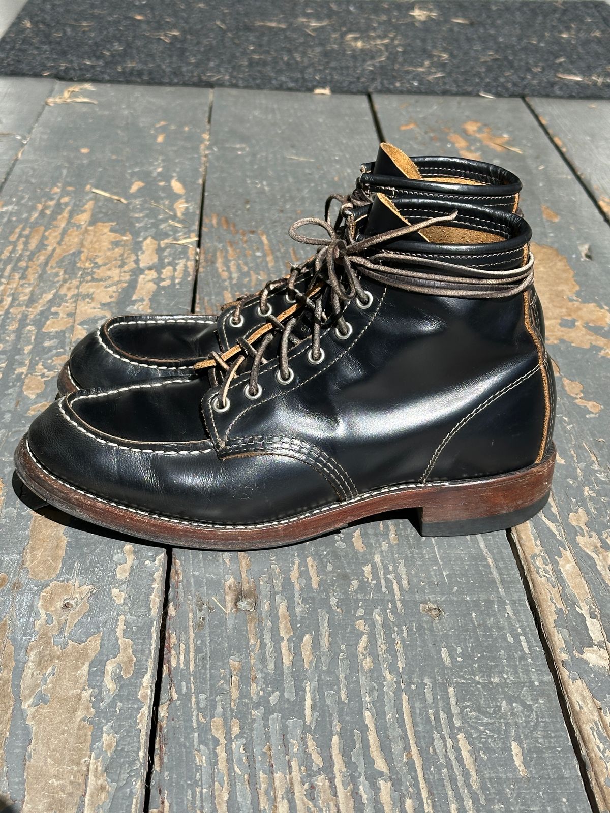Photo by bankrobber on March 2, 2025 of the Red Wing 9874 in S.B. Foot Black Klondike.