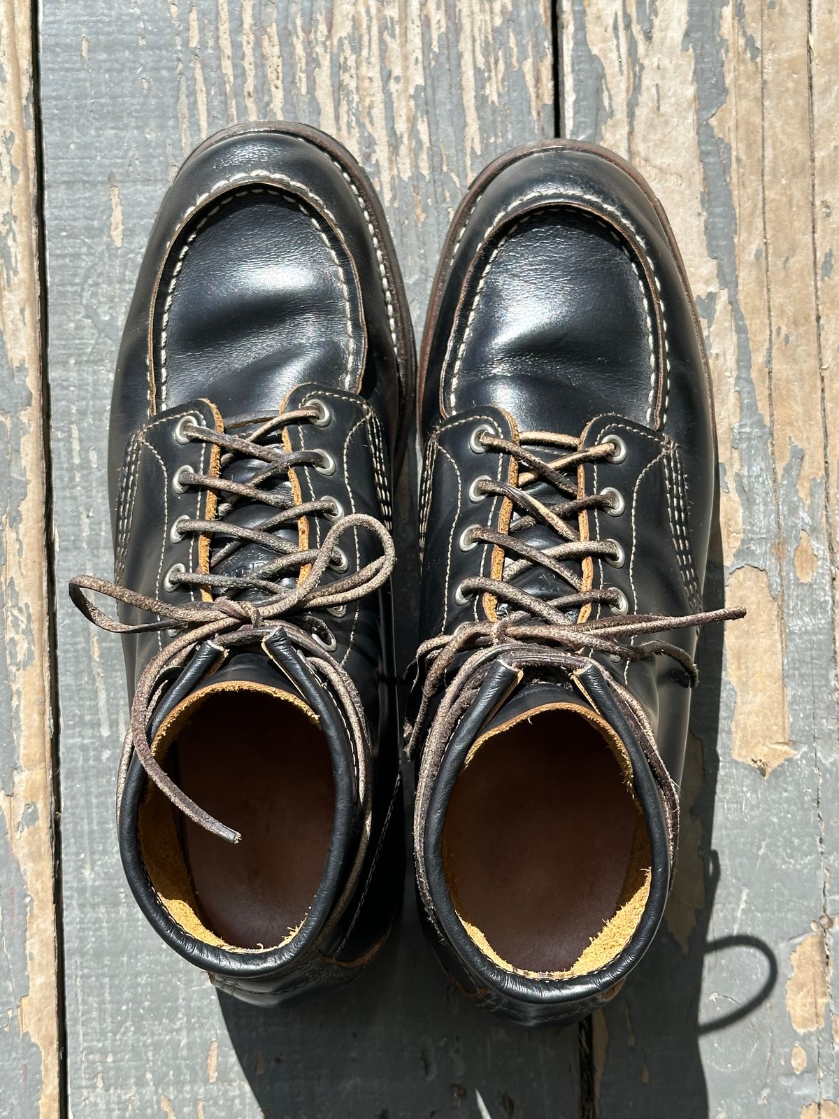 Photo by bankrobber on March 2, 2025 of the Red Wing 9874 in S.B. Foot Black Klondike.