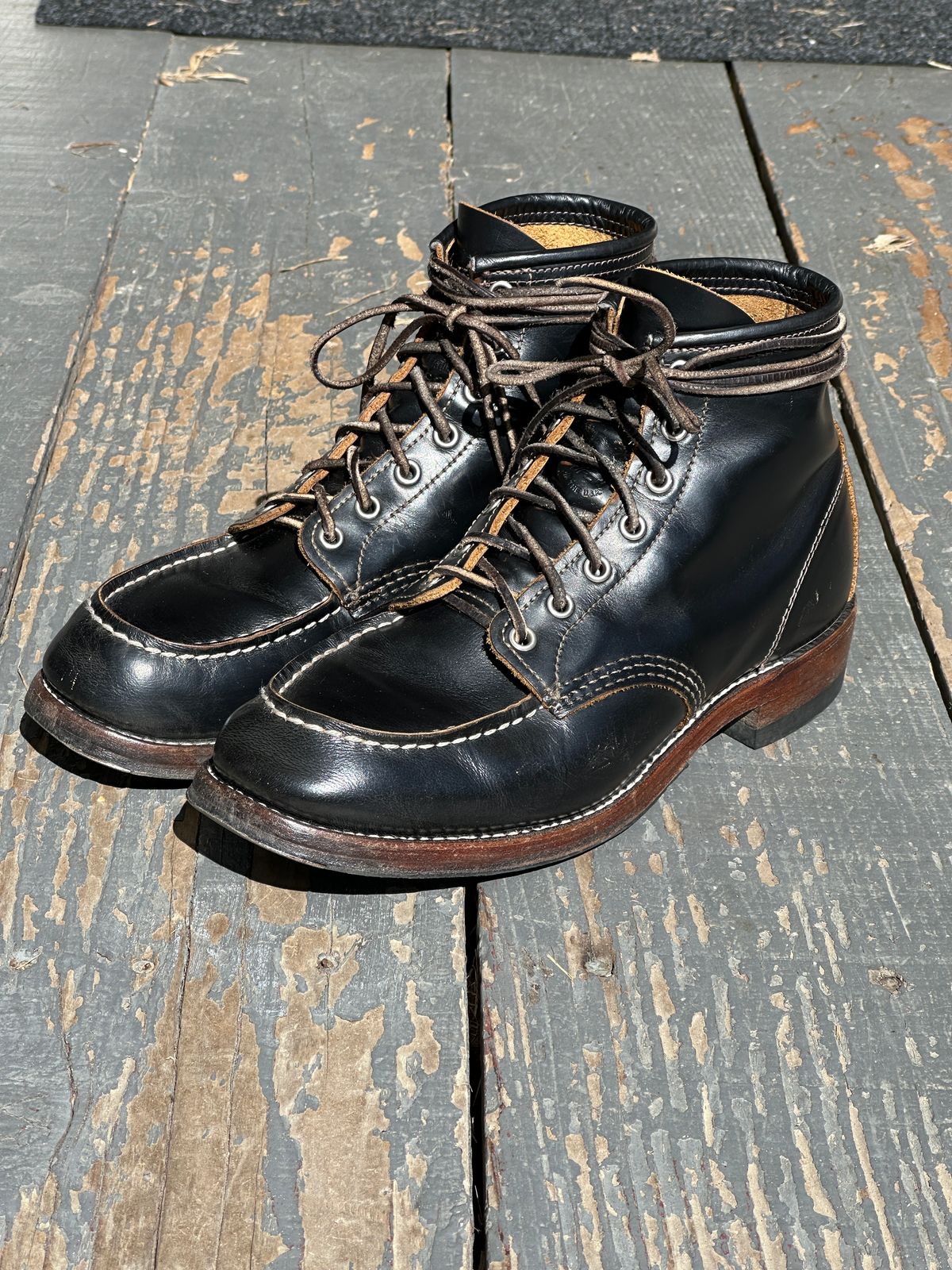 Photo by bankrobber on March 2, 2025 of the Red Wing 9874 in S.B. Foot Black Klondike.