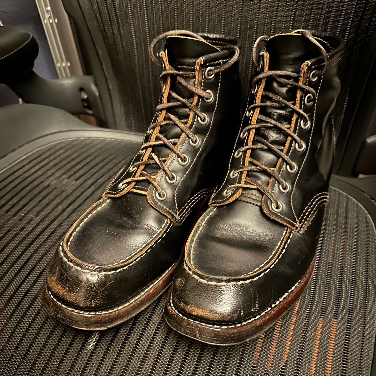 Photo by bankrobber on March 15, 2025 of the Red Wing 9874 in S.B. Foot Black Klondike.