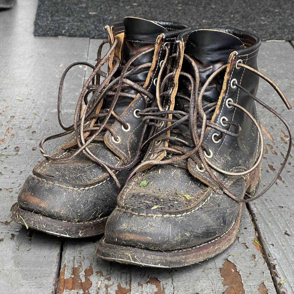 Photo by bankrobber on March 17, 2025 of the Red Wing 9874 in S.B. Foot Black Klondike.