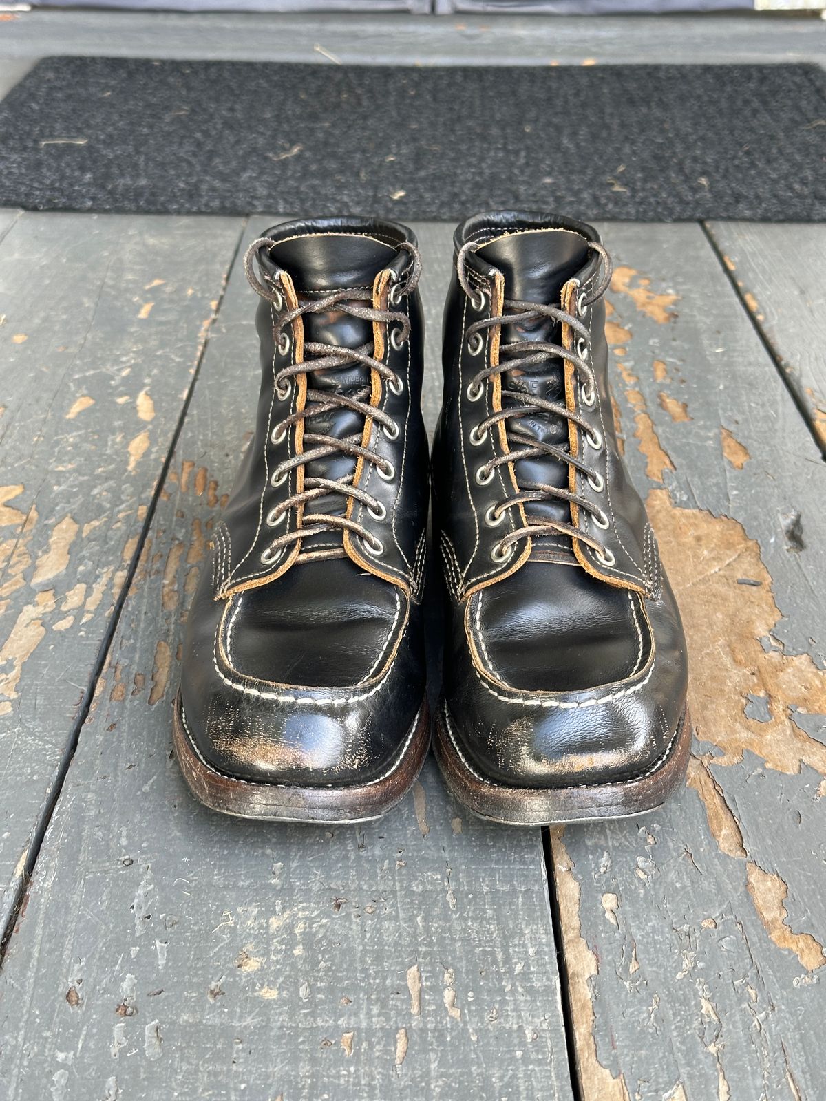 Photo by bankrobber on April 1, 2025 of the Red Wing 9874 in S.B. Foot Black Klondike.