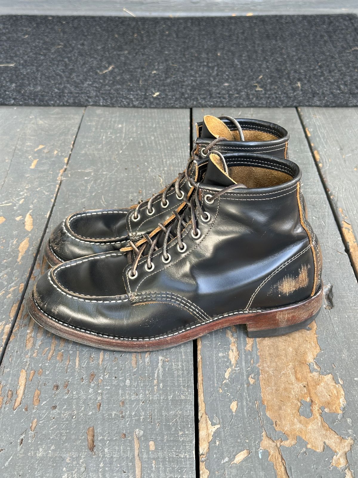 Photo by bankrobber on April 1, 2025 of the Red Wing 9874 in S.B. Foot Black Klondike.