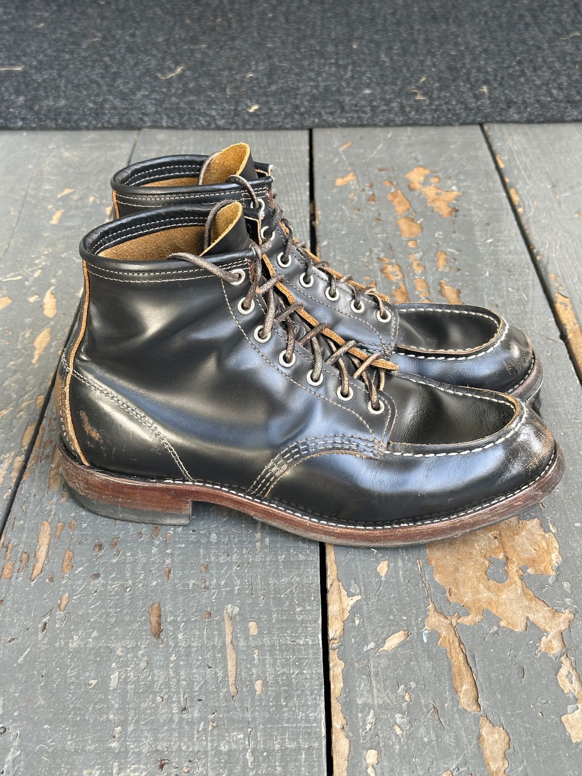 Photo by bankrobber on April 1, 2025 of the Red Wing 9874 in S.B. Foot Black Klondike.