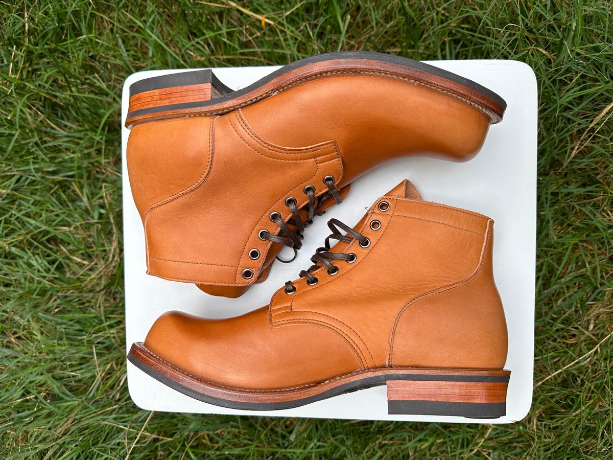 Photo by bankrobber on October 1, 2023 of the Viberg Service Boot in Horween Chestnut Essex.