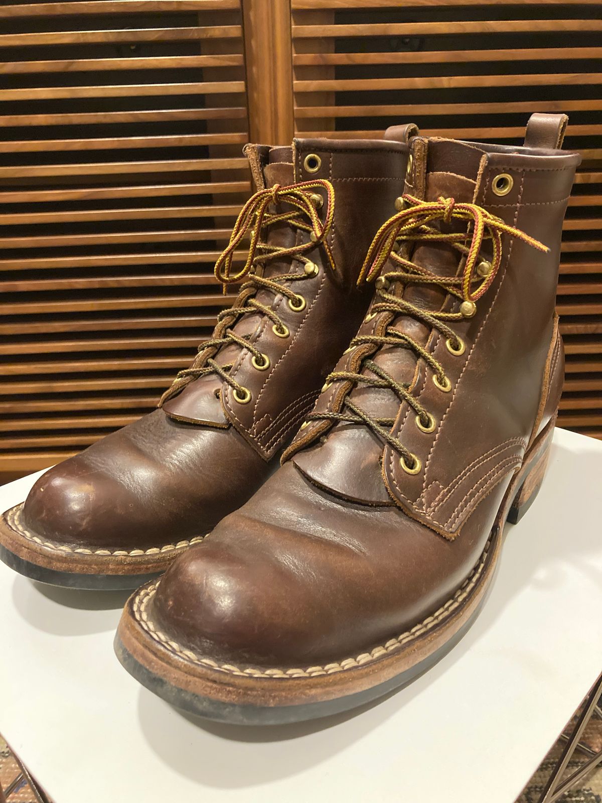 Photo by bankrobber on September 21, 2022 of the Nicks Robert in Horween Brown Chromexcel.