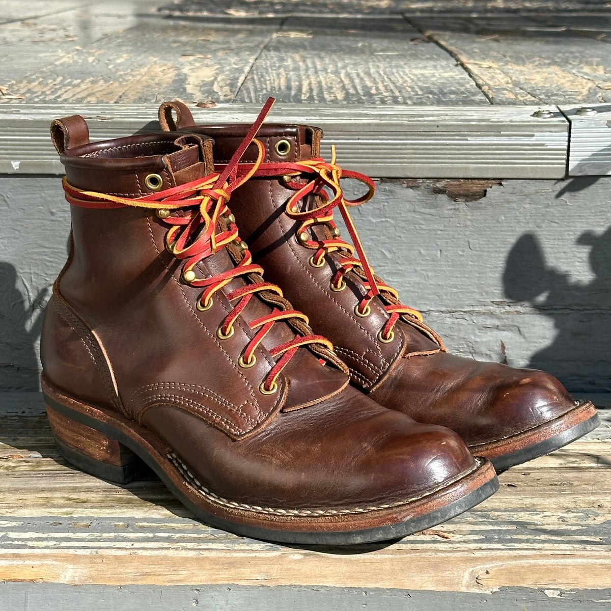 Photo by bankrobber on February 8, 2024 of the Nicks Robert in Horween Brown Chromexcel.