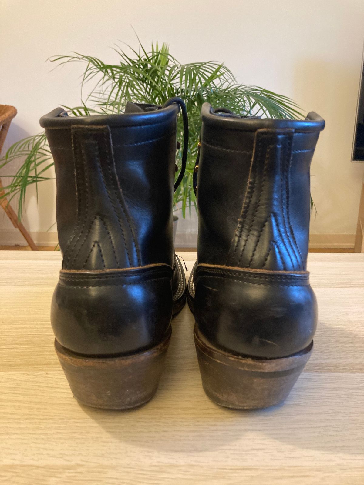 Photo by bankrobber on February 1, 2023 of the Nicks Packer in Horween Black Chromexcel.