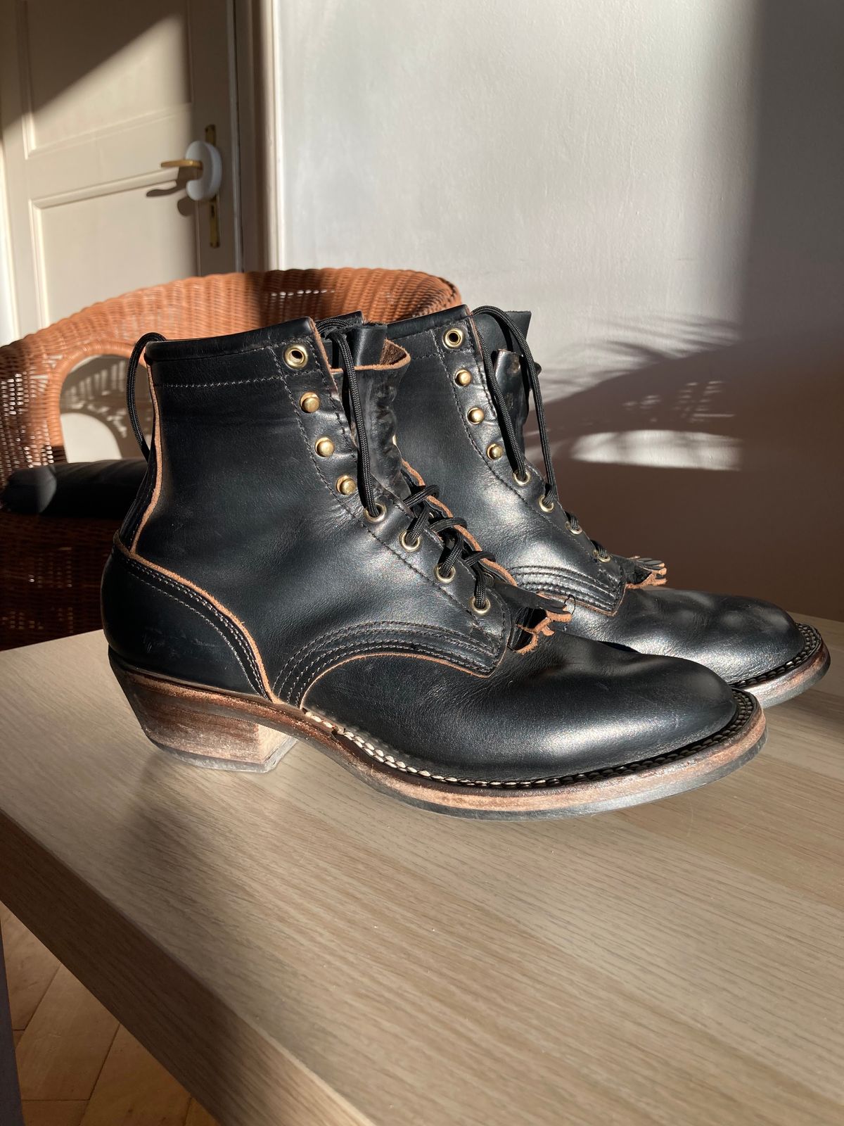 Photo by bankrobber on February 13, 2023 of the Nicks Packer in Horween Black Chromexcel.