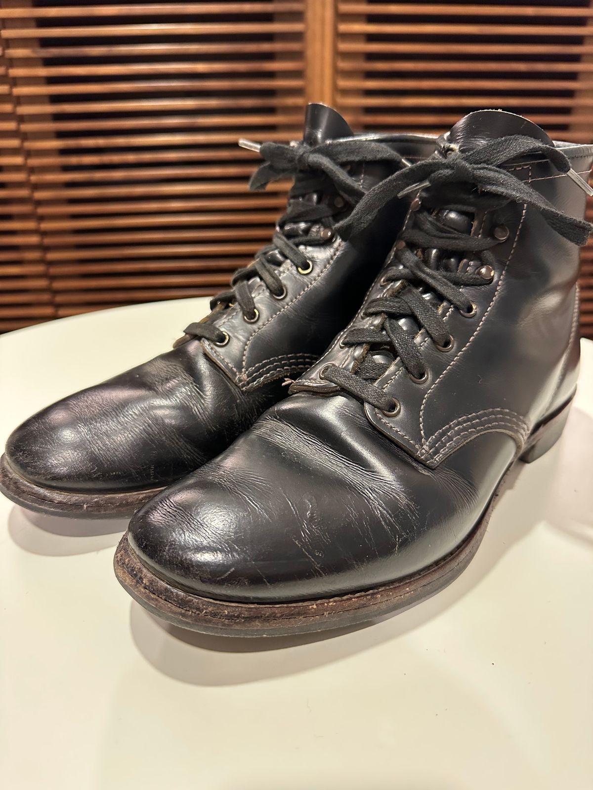 Photo by bankrobber on July 27, 2023 of the Red Wing Beckman Flatbox in S.B. Foot Black Klondike.