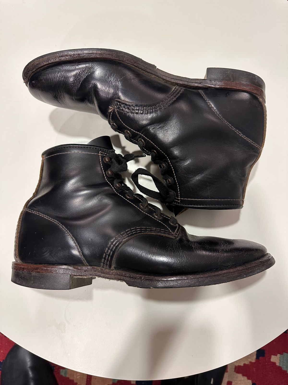 Photo by bankrobber on July 27, 2023 of the Red Wing Beckman Flatbox in S.B. Foot Black Klondike.