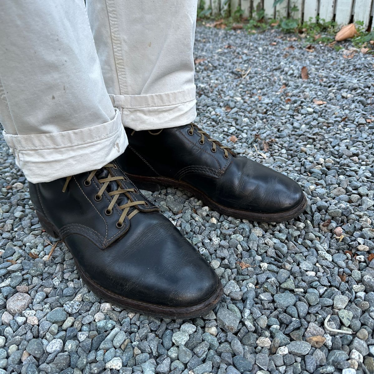 Photo by bankrobber on November 8, 2023 of the Red Wing Beckman Flatbox in S.B. Foot Black Klondike.