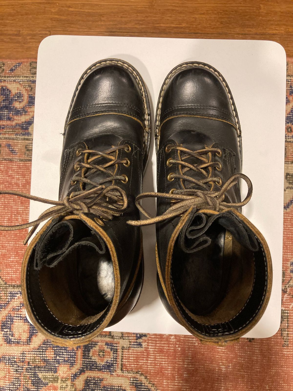 Photo by bankrobber on September 22, 2022 of the Nicks Charley in Horween Black Chromexcel.