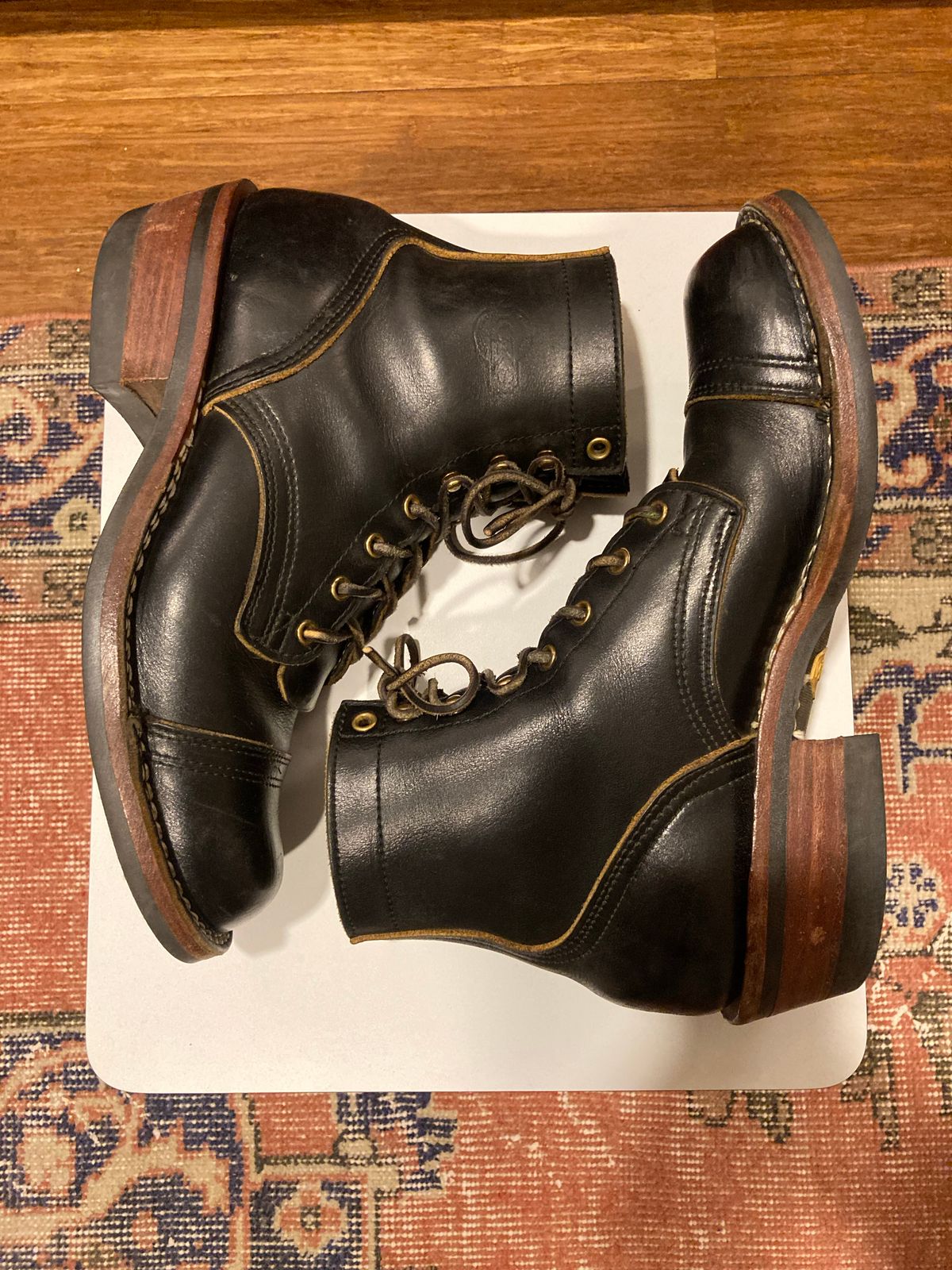 Photo by bankrobber on September 22, 2022 of the Nicks Charley in Horween Black Chromexcel.