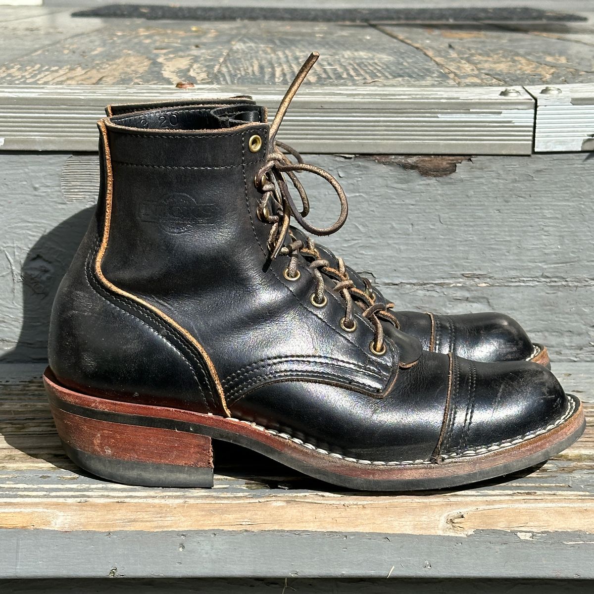 Photo by bankrobber on February 22, 2024 of the Nicks Charley in Horween Black Chromexcel.