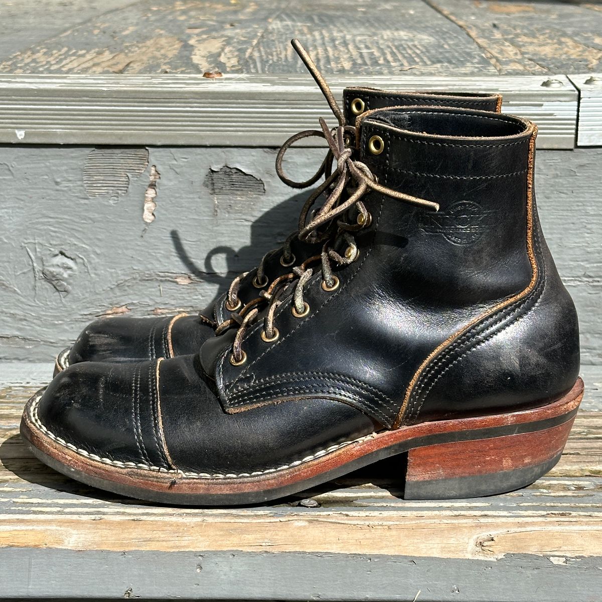 Photo by bankrobber on February 22, 2024 of the Nicks Charley in Horween Black Chromexcel.