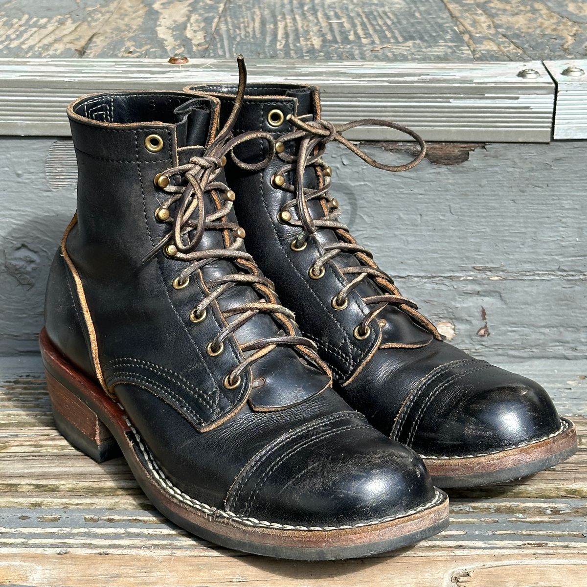 Photo by bankrobber on February 22, 2024 of the Nicks Charley in Horween Black Chromexcel.