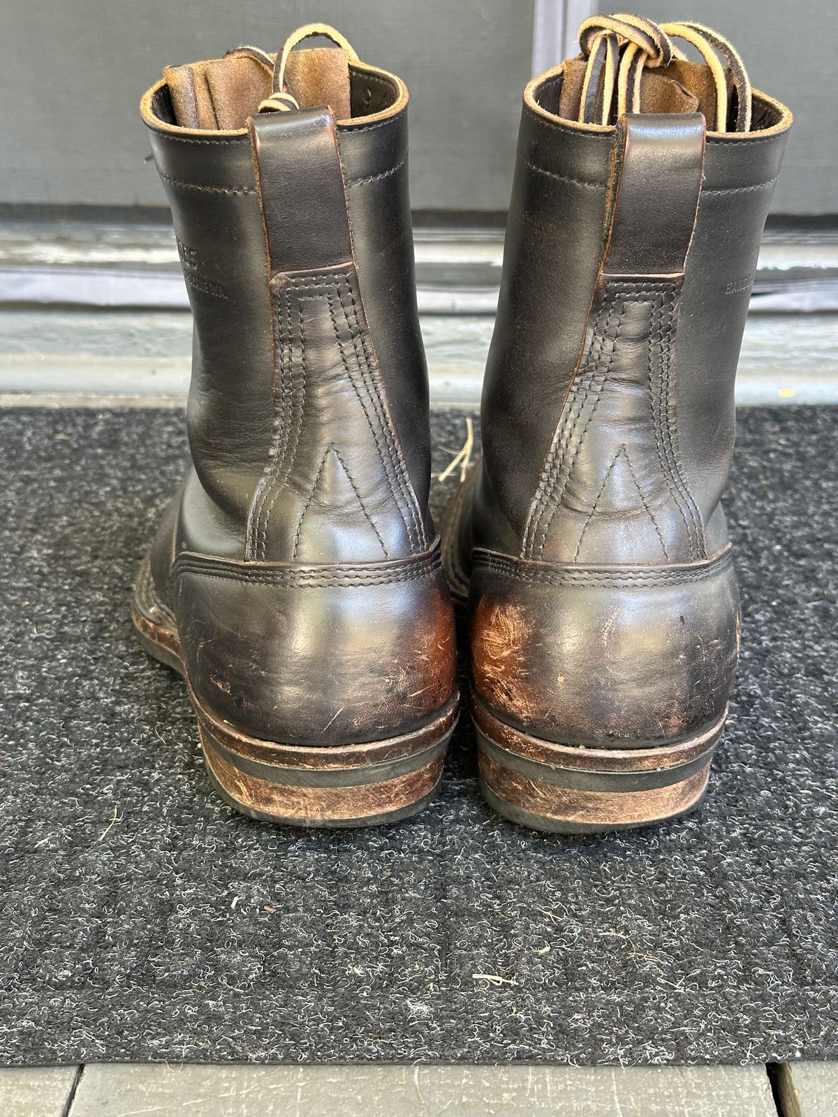 Photo by bankrobber on August 28, 2025 of the White's Bounty Hunter in Horween Black Chromexcel Horsehide.