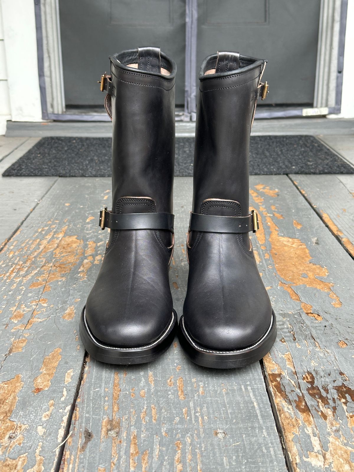 Photo by bankrobber on October 1, 2025 of the Unsung U 22-2 Engineer Boot in Maryam Toscanello Horsebutt Overdyed Black.