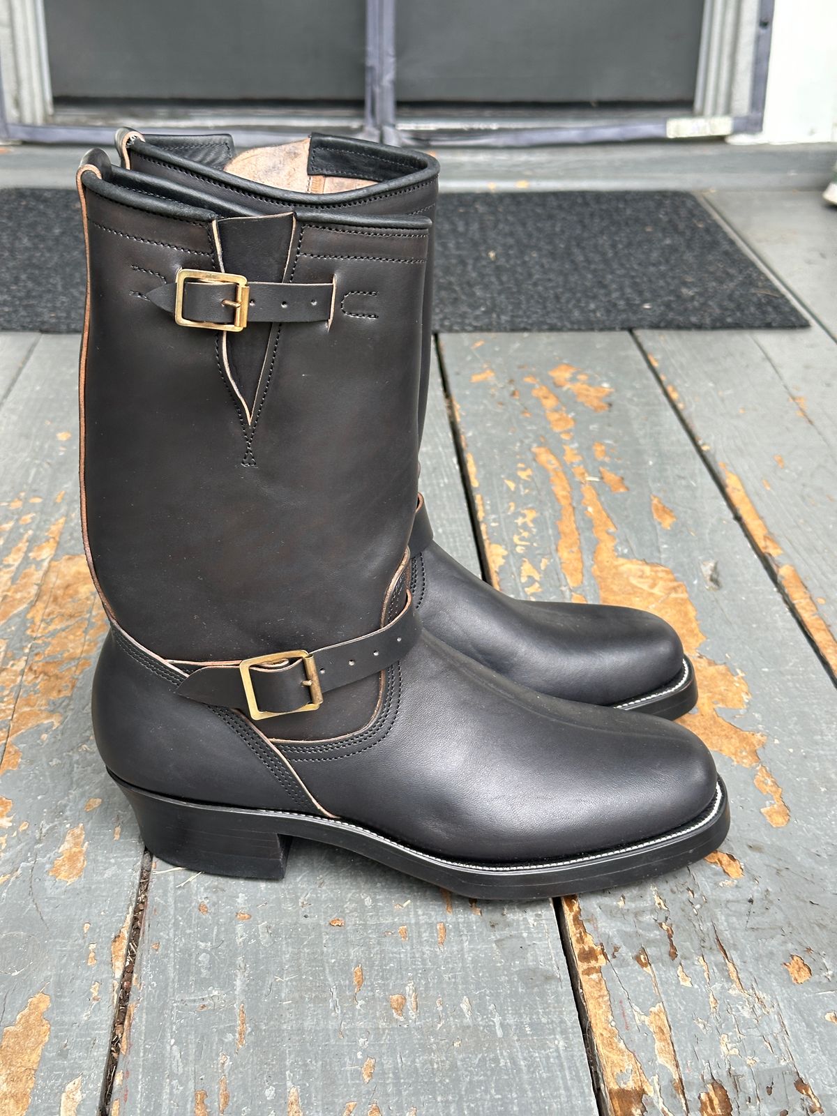 Photo by bankrobber on October 1, 2025 of the Unsung U 22-2 Engineer Boot in Maryam Toscanello Horsebutt Overdyed Black.