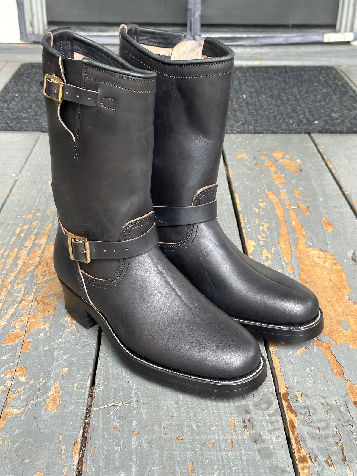 Photo by bankrobber on October 1, 2025 of the Unsung U 22-2 Engineer Boot in Maryam Toscanello Horsebutt Overdyed Black.