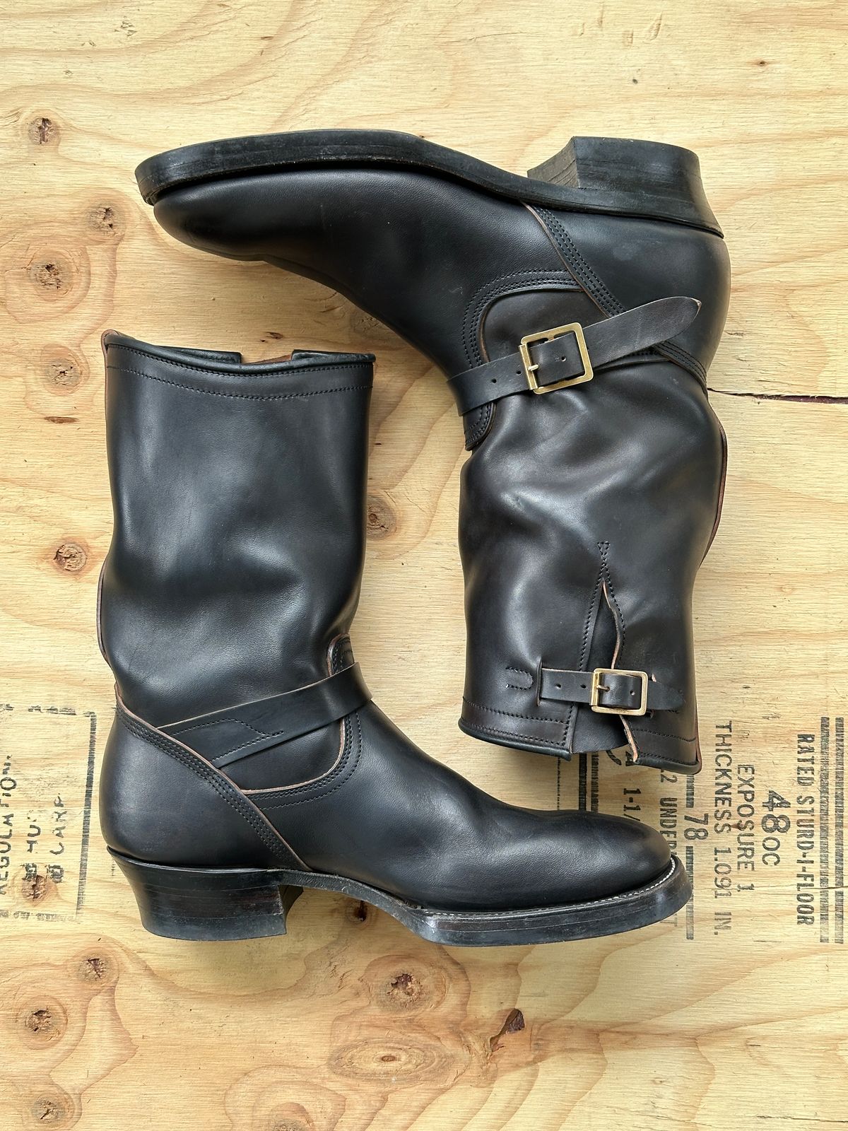 Photo by bankrobber on November 4, 2025 of the Unsung U 22-2 Engineer Boot in Maryam Toscanello Horsebutt Overdyed Black.