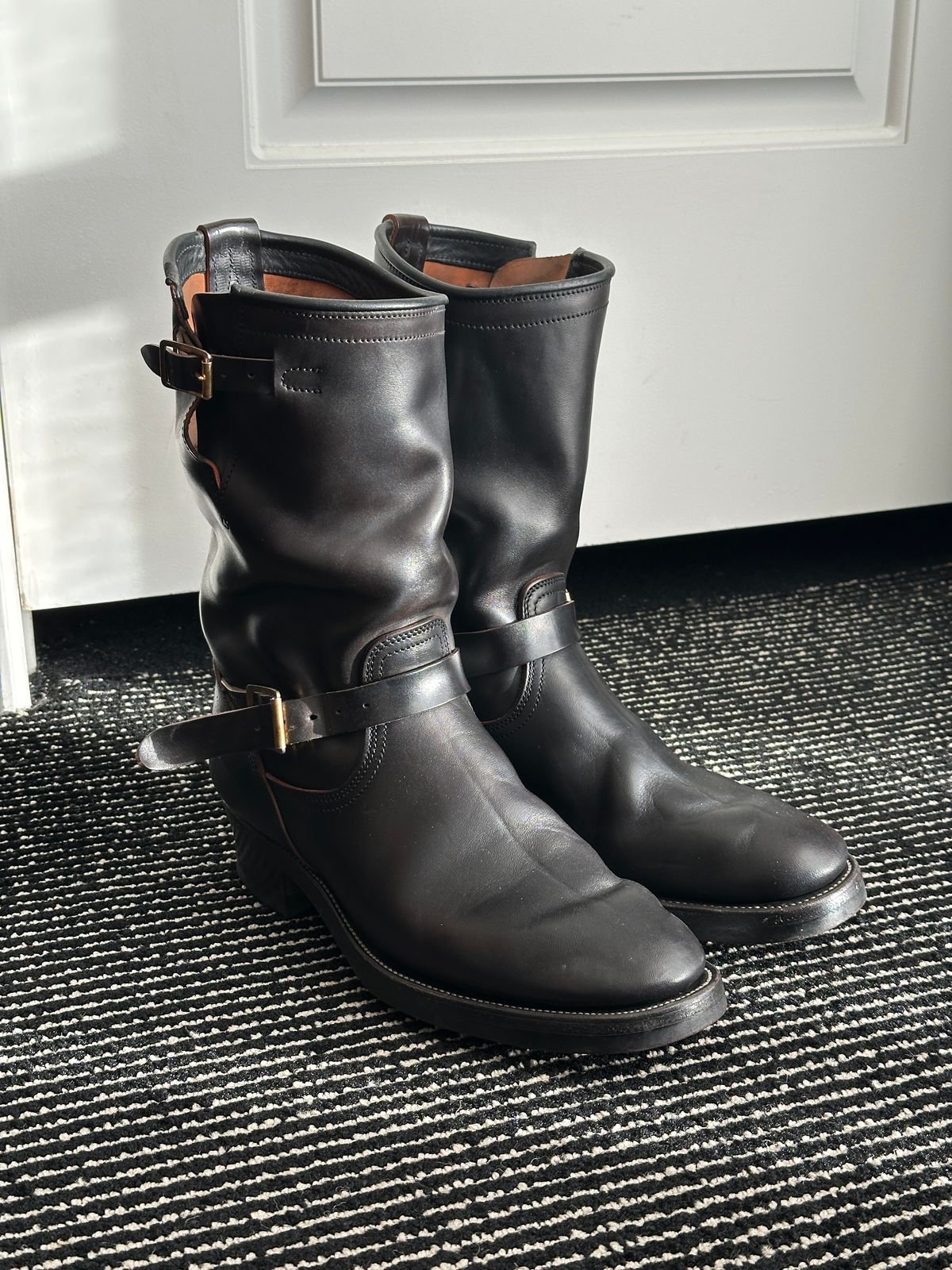 Photo by bankrobber on November 19, 2025 of the Unsung U 22-2 Engineer Boot in Maryam Toscanello Horsebutt Overdyed Black.