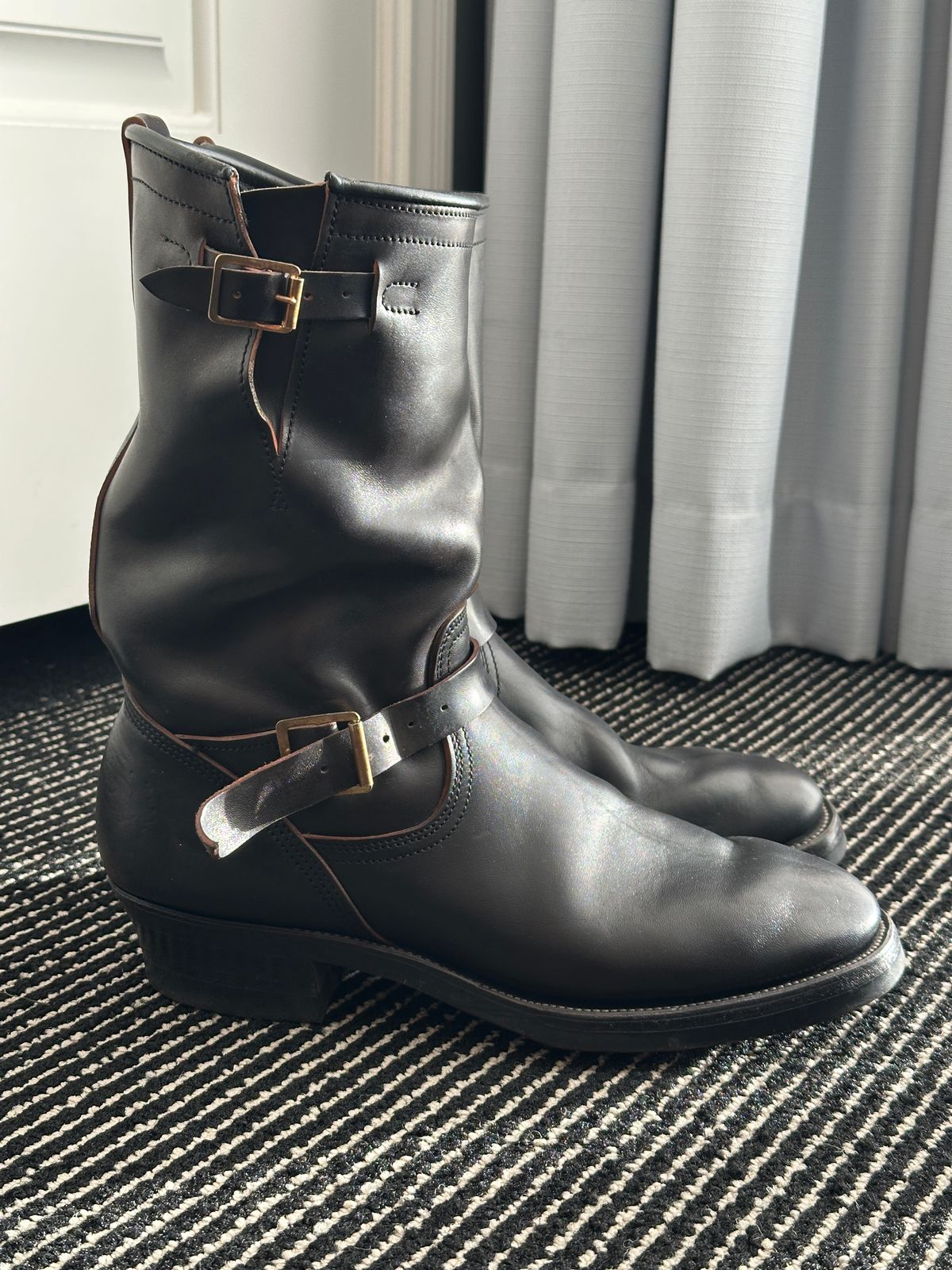 Photo by bankrobber on November 19, 2025 of the Unsung U 22-2 Engineer Boot in Maryam Toscanello Horsebutt Overdyed Black.
