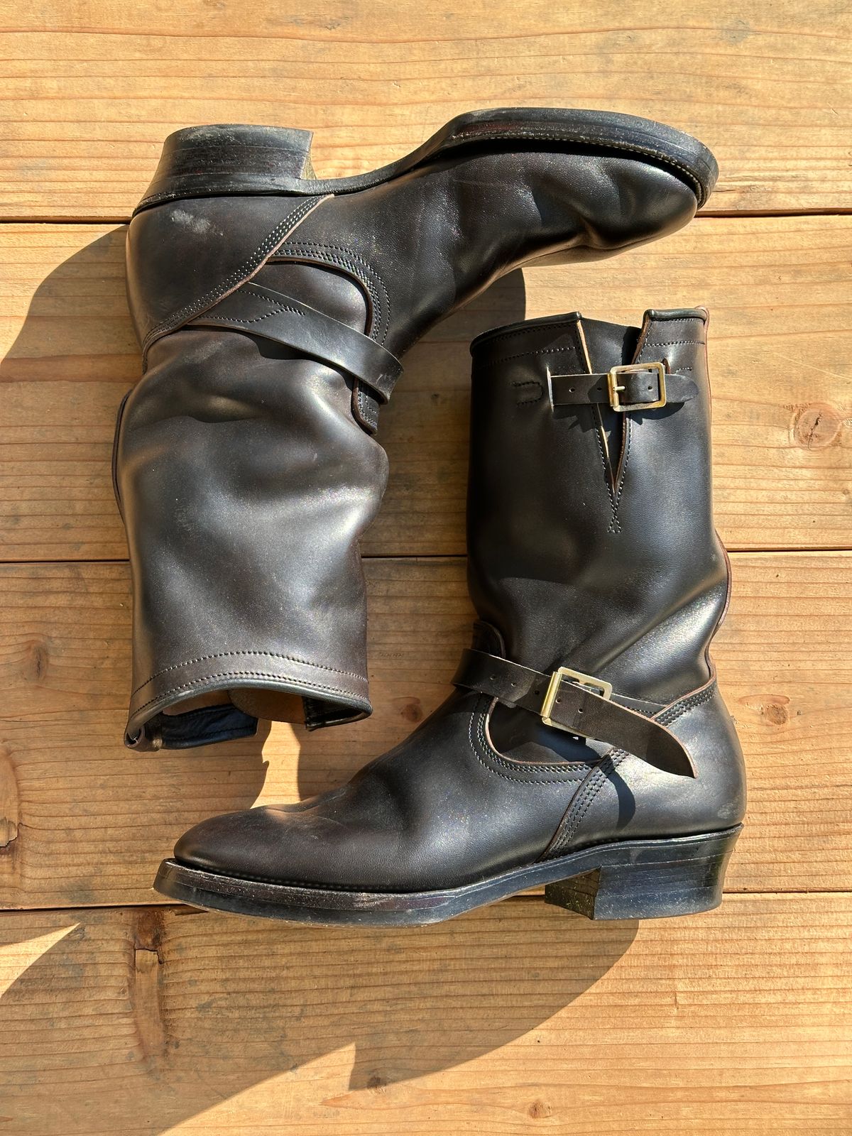 Photo by bankrobber on December 1, 2025 of the Unsung U 22-2 Engineer Boot in Maryam Toscanello Horsebutt Overdyed Black.