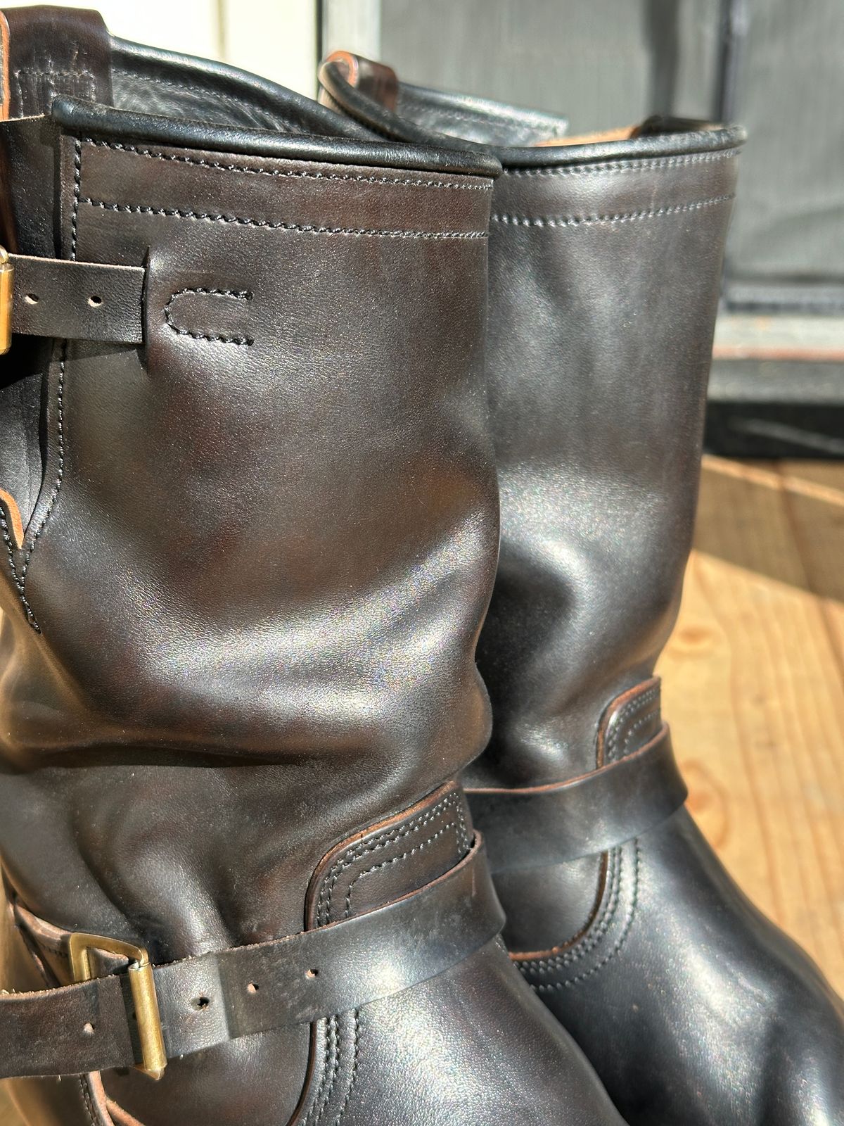 Photo by bankrobber on December 1, 2025 of the Unsung U 22-2 Engineer Boot in Maryam Toscanello Horsebutt Overdyed Black.