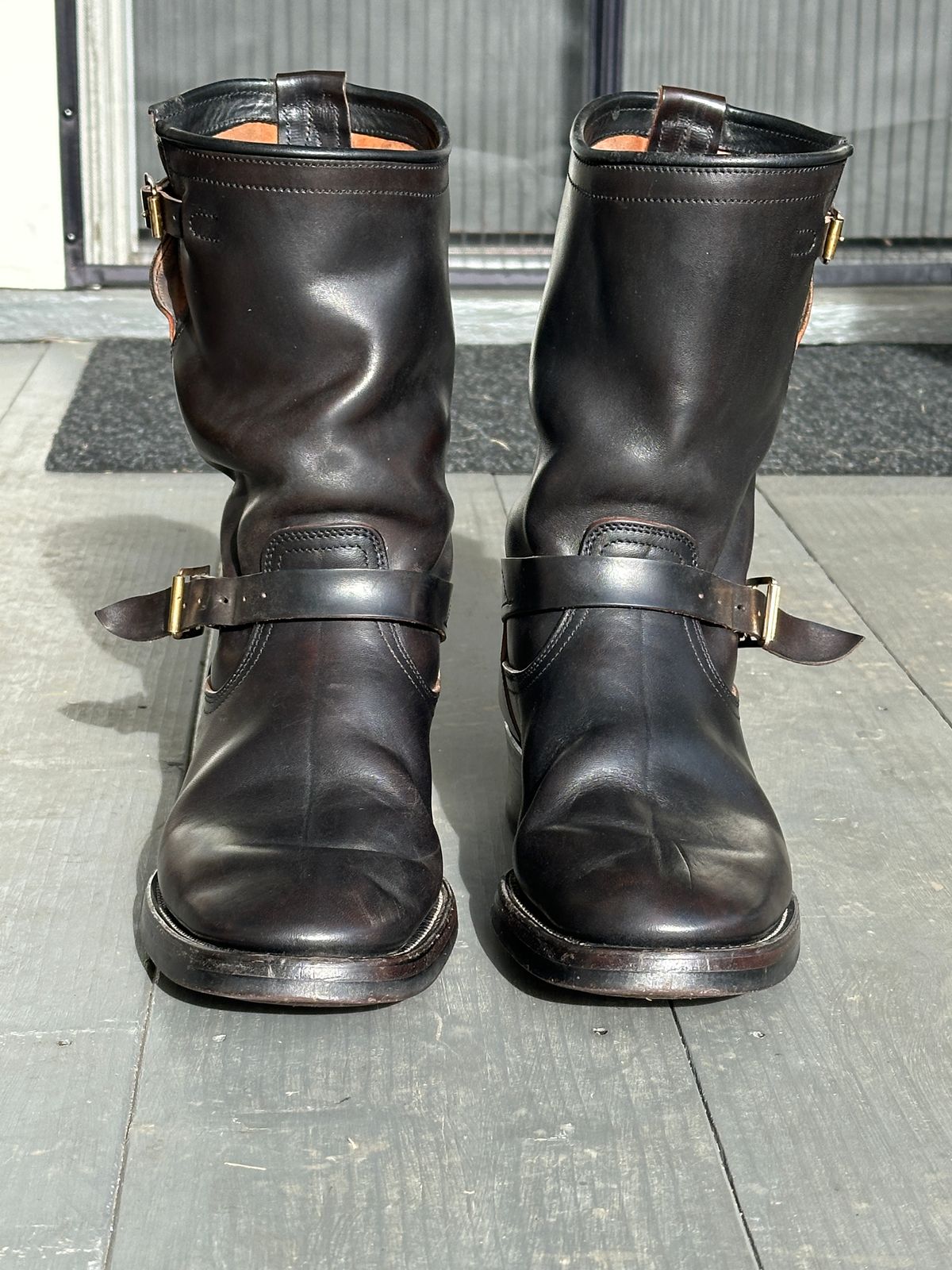 Photo by bankrobber on January 3, 2026 of the Unsung U 22-2 Engineer Boot in Maryam Toscanello Horsebutt Overdyed Black.