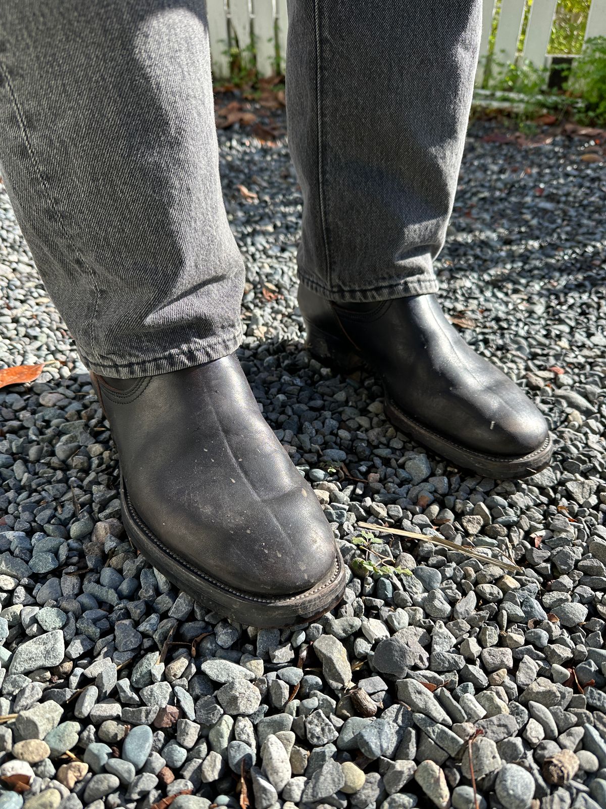 Photo by bankrobber on January 3, 2026 of the Unsung U 22-2 Engineer Boot in Maryam Toscanello Horsebutt Overdyed Black.
