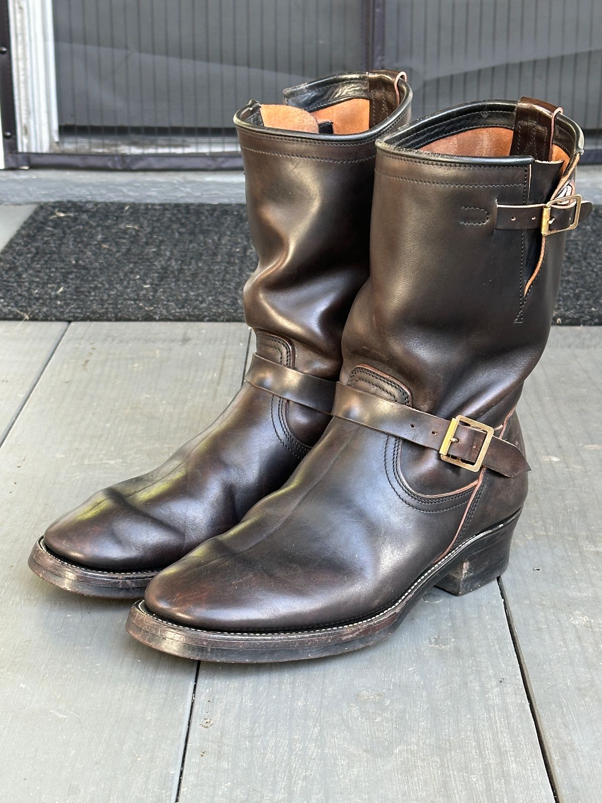 Photo by bankrobber on February 1, 2026 of the Unsung U 22-2 Engineer Boot in Maryam Toscanello Horsebutt Overdyed Black.