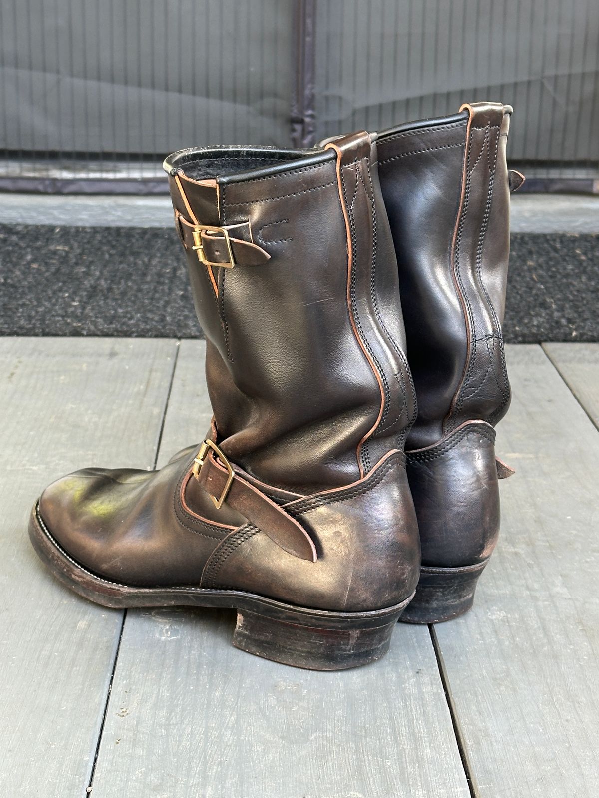 Photo by bankrobber on February 1, 2026 of the Unsung U 22-2 Engineer Boot in Maryam Toscanello Horsebutt Overdyed Black.