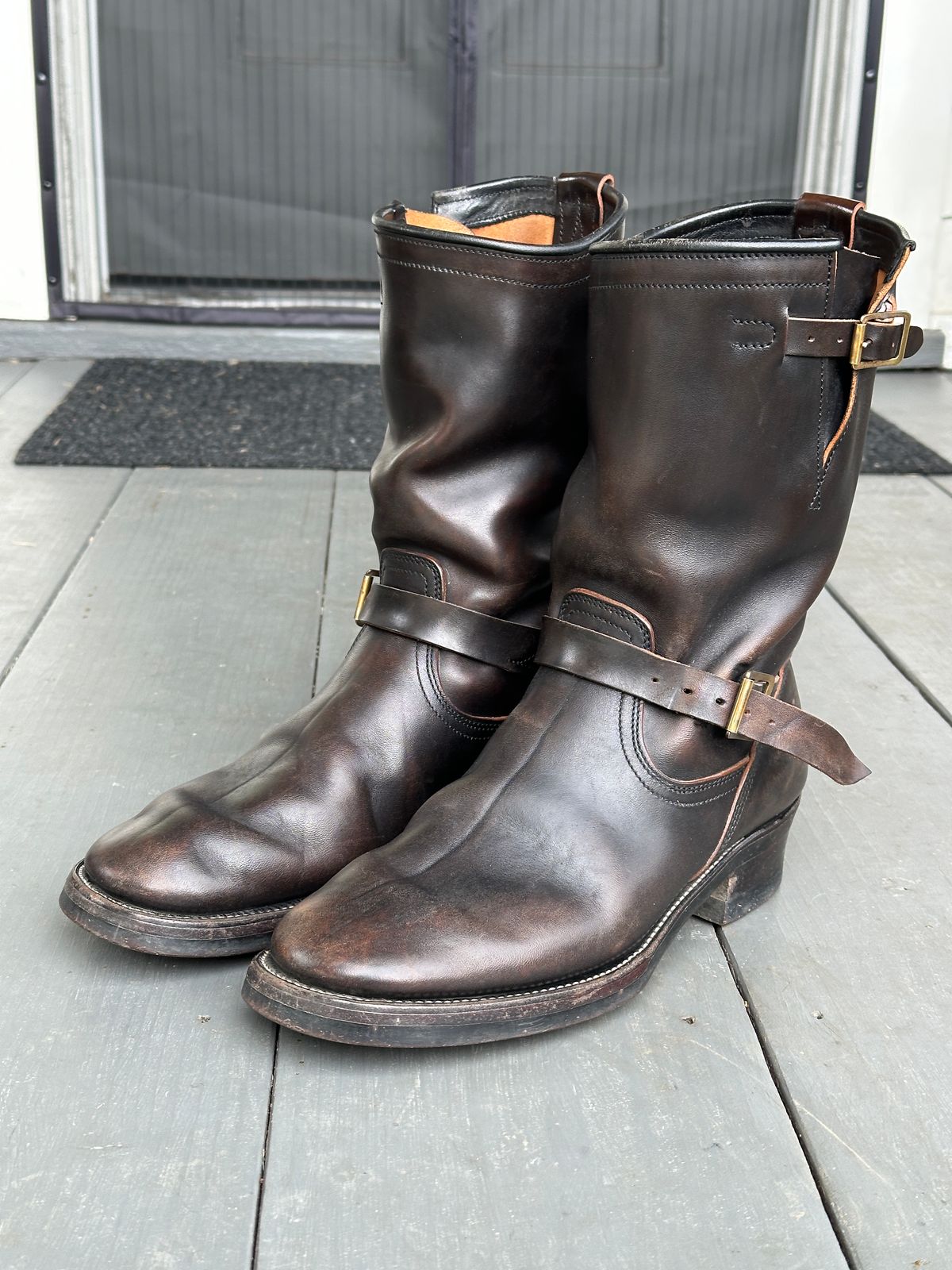 Photo by bankrobber on February 24, 2026 of the Unsung U 22-2 Engineer Boot in Maryam Toscanello Horsebutt Overdyed Black.