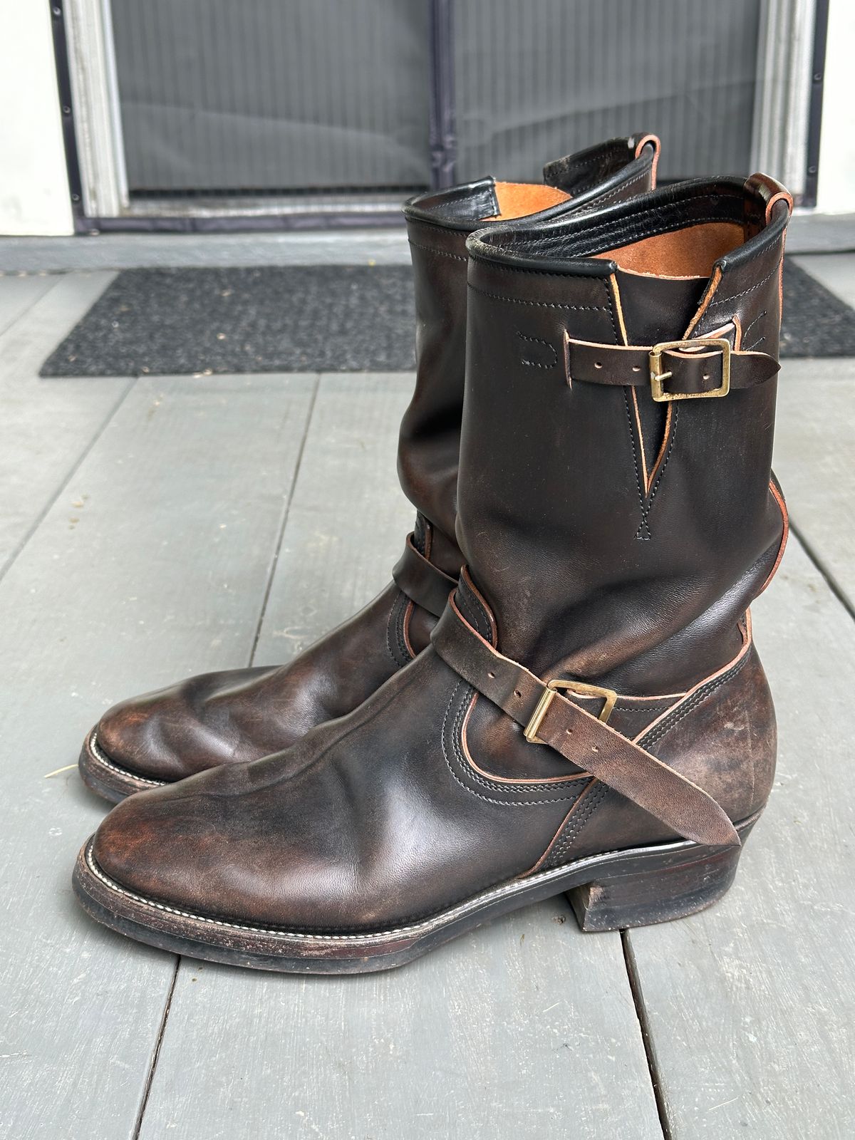 Photo by bankrobber on March 1, 2026 of the Unsung U 22-2 Engineer Boot in Maryam Toscanello Horsebutt Overdyed Black.