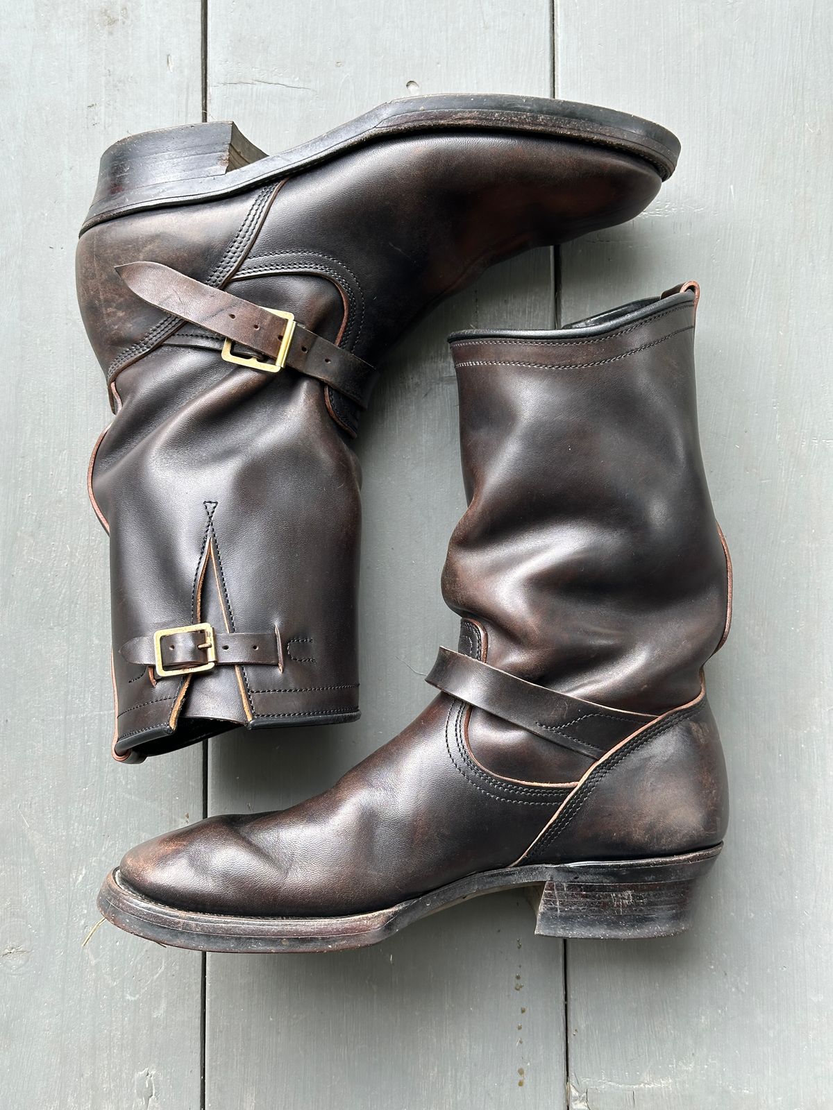 Photo by bankrobber on March 1, 2026 of the Unsung U 22-2 Engineer Boot in Maryam Toscanello Horsebutt Overdyed Black.