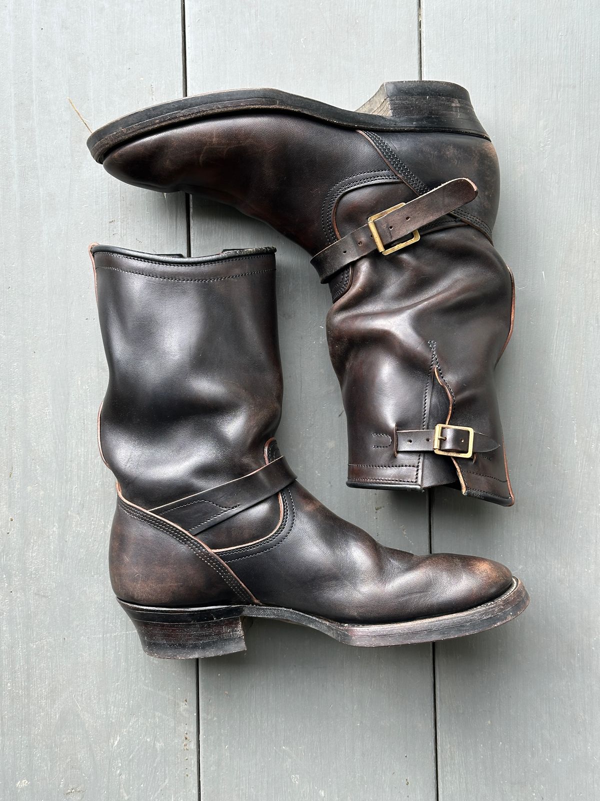 Photo by bankrobber on March 1, 2026 of the Unsung U 22-2 Engineer Boot in Maryam Toscanello Horsebutt Overdyed Black.