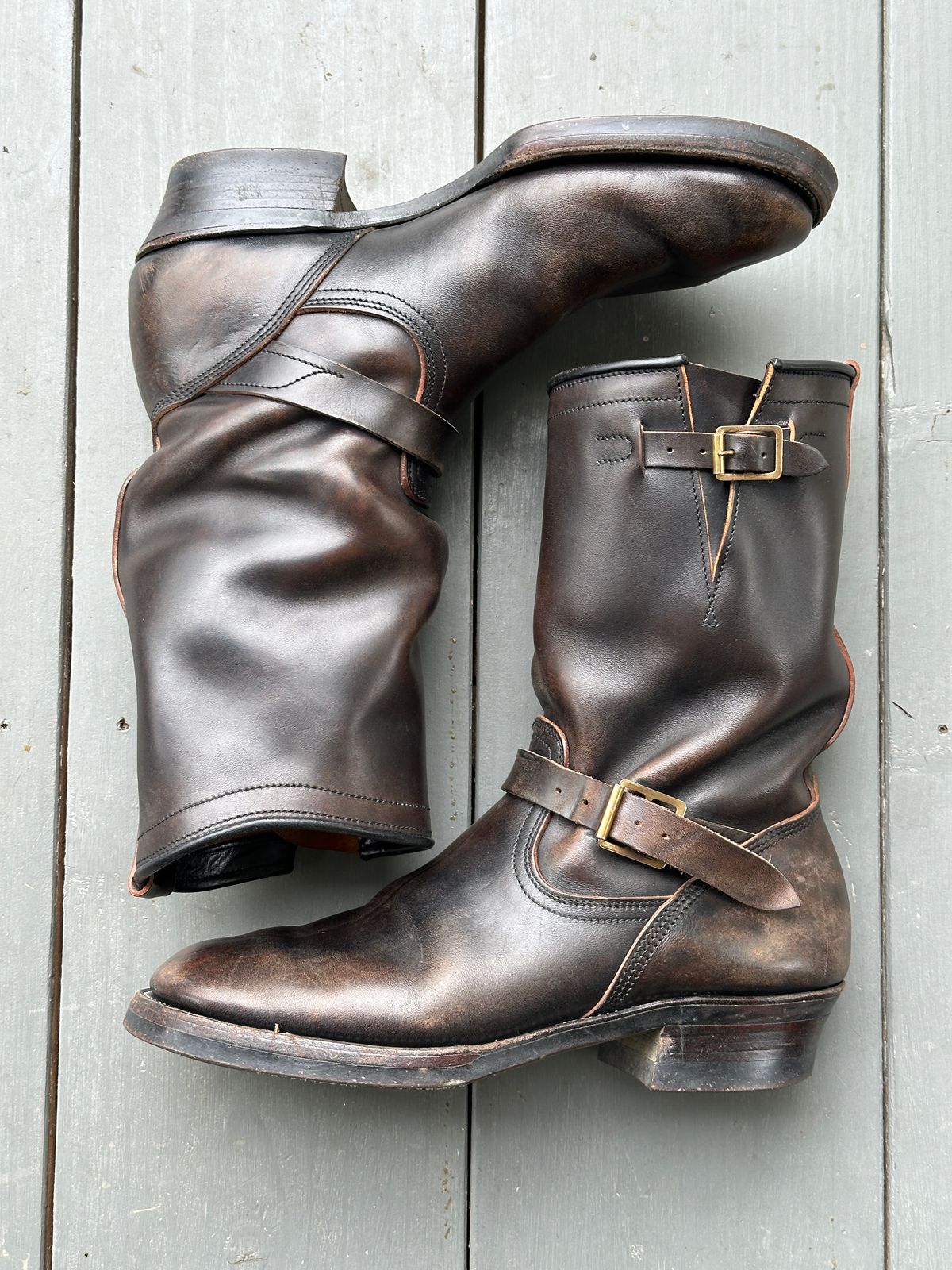 Photo by bankrobber on April 1, 2026 of the Unsung U 22-2 Engineer Boot in Maryam Toscanello Horsebutt Overdyed Black.