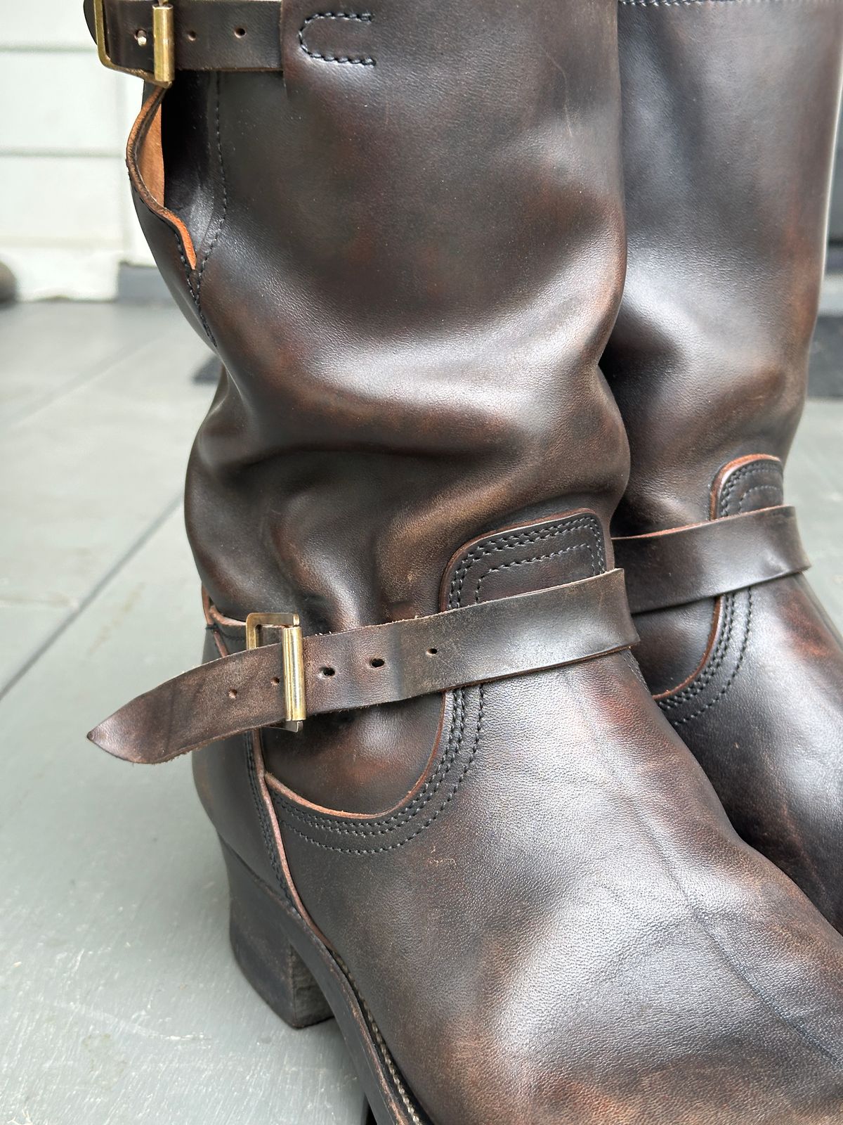 Photo by bankrobber on April 1, 2026 of the Unsung U 22-2 Engineer Boot in Maryam Toscanello Horsebutt Overdyed Black.