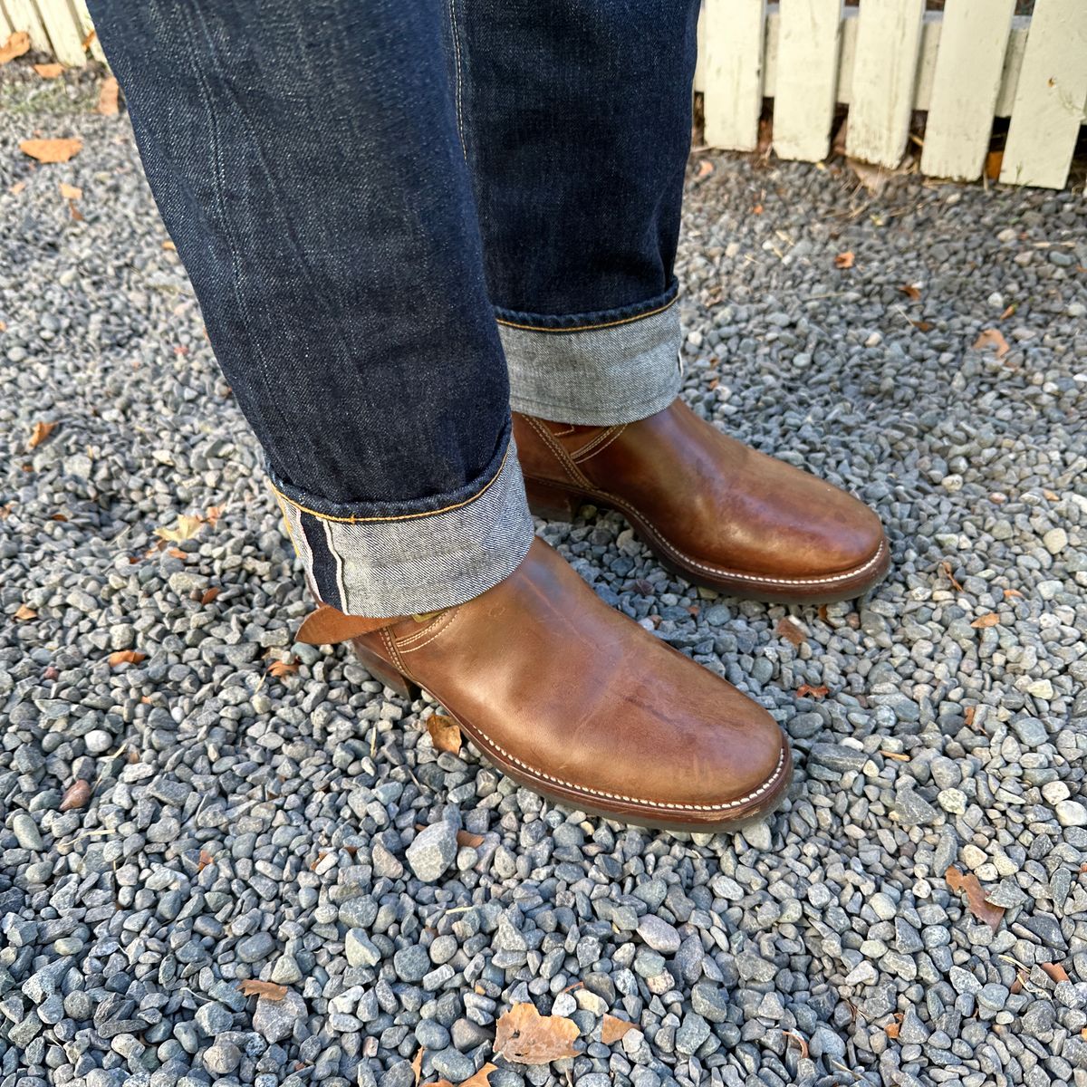 Photo by bankrobber on September 17, 2025 of the Clinch Engineer Boots 11-Inch Height in Natural Horsebutt.