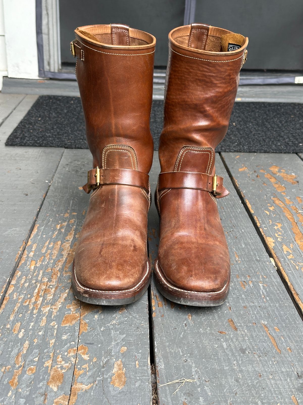 Photo by bankrobber on October 1, 2025 of the Clinch Engineer Boots 11-Inch Height in Natural Horsebutt.