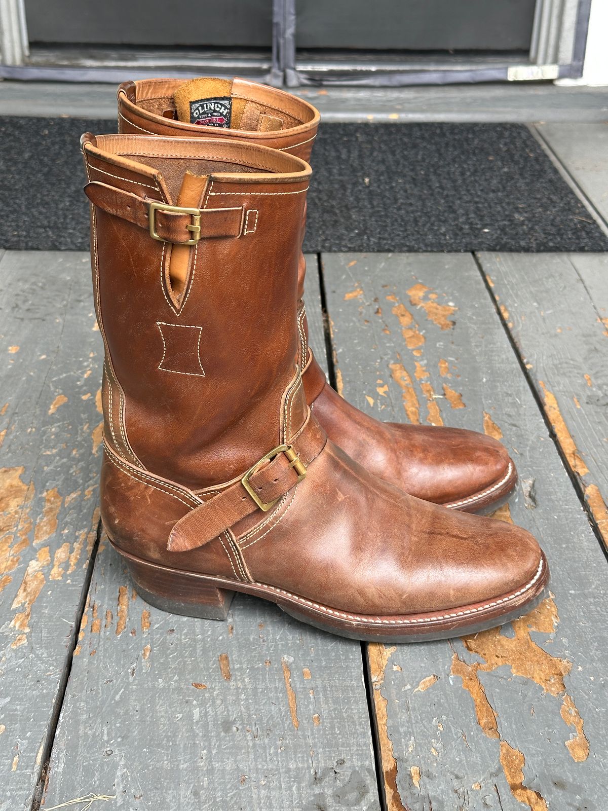 Photo by bankrobber on October 1, 2025 of the Clinch Engineer Boots 11-Inch Height in Natural Horsebutt.