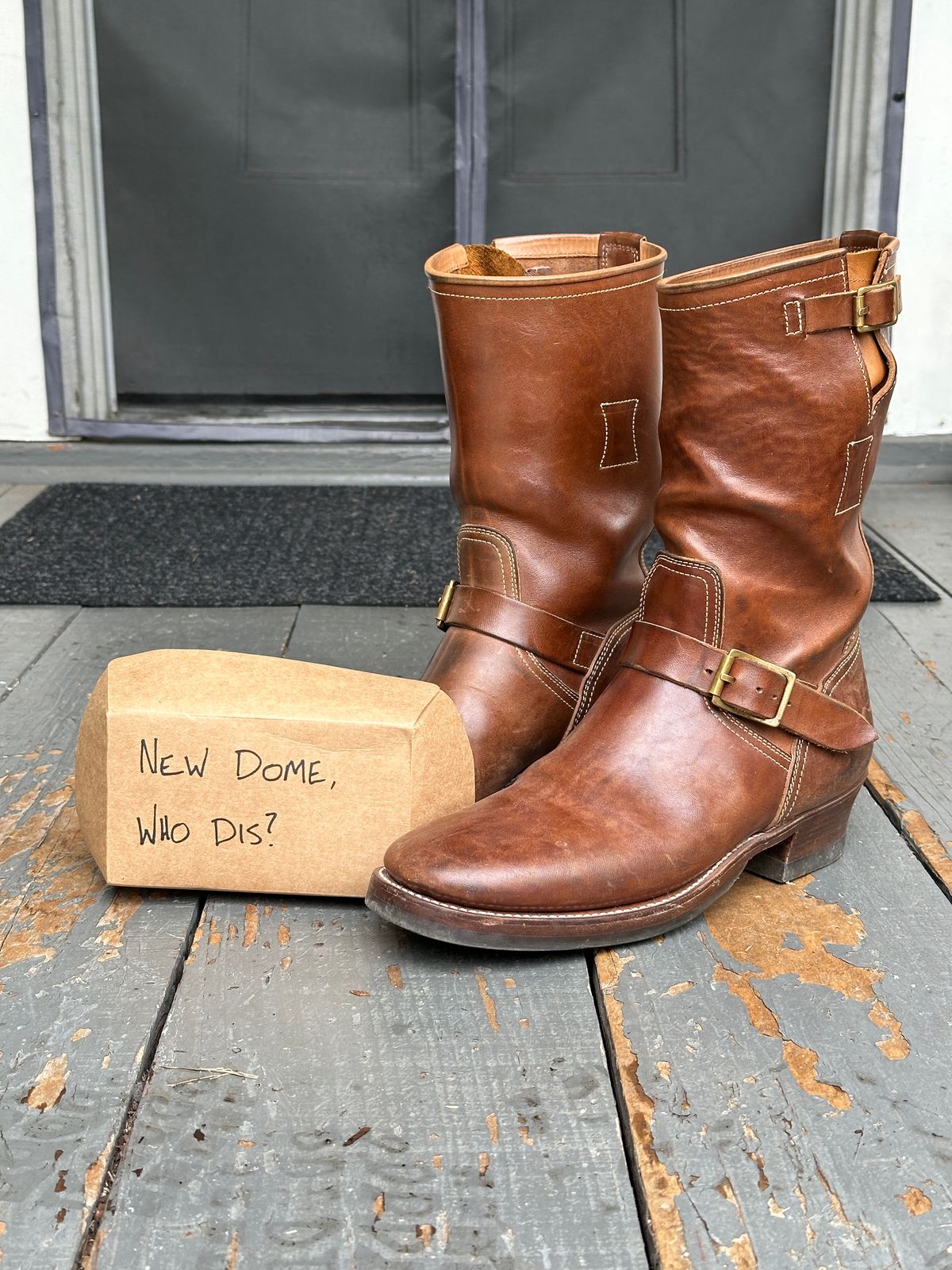 Photo by bankrobber on October 1, 2025 of the Clinch Engineer Boots 11-Inch Height in Natural Horsebutt.