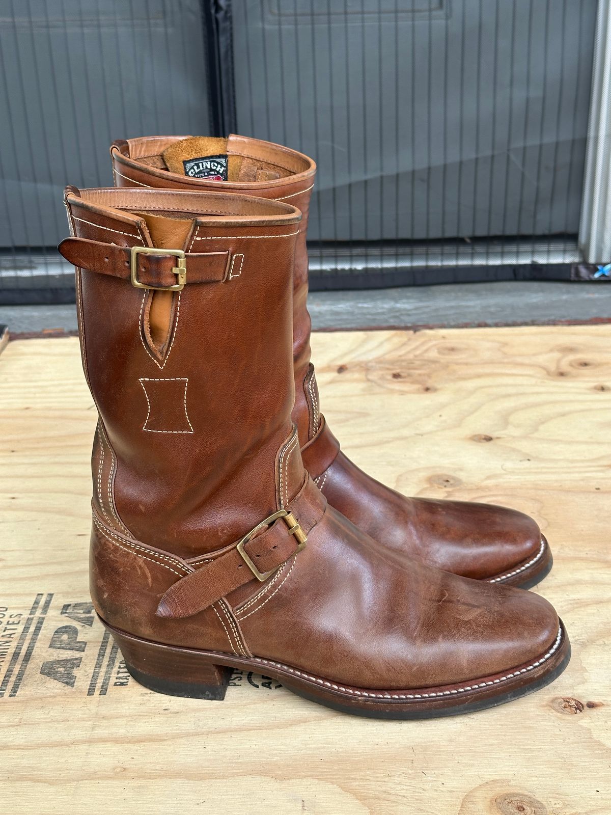 Photo by bankrobber on November 4, 2025 of the Clinch Engineer Boots 11-Inch Height in Natural Horsebutt.