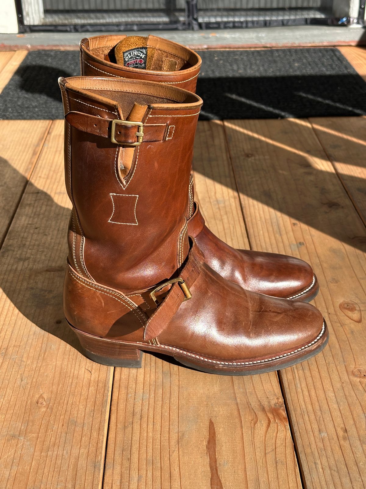 Photo by bankrobber on December 1, 2025 of the Clinch Engineer Boots 11-Inch Height in Natural Horsebutt.