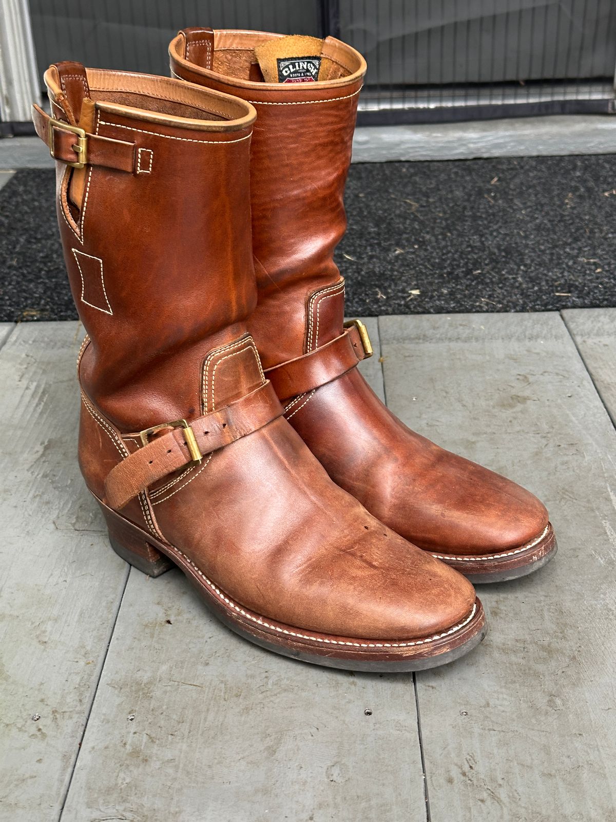 Photo by bankrobber on January 5, 2026 of the Clinch Engineer Boots 11-Inch Height in Natural Horsebutt.