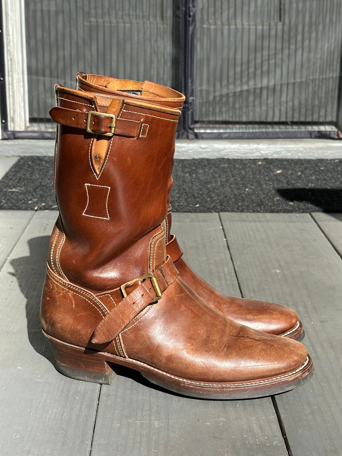 Photo by bankrobber on February 5, 2026 of the Clinch Engineer Boots 11-Inch Height in Natural Horsebutt.